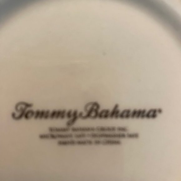 Set of 4 ceramic Tommy Bahama Mugs - Picture 6 of 10